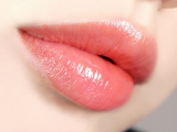 Phun Môi Collagen