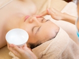 Massage Mặt Với Collagen