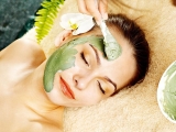 Massage Mặt Với Rong Biển